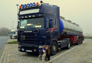 dorota-trucking-girl-w-rytmie-silnika2