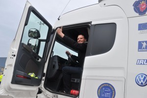 Lars Sondergård z Danii zwycięzca konkursu Scania Young  European Truck Driver