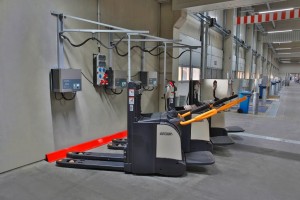 Dachser_Li-Ion Ground conveyors charging at Dachser cross docking hall