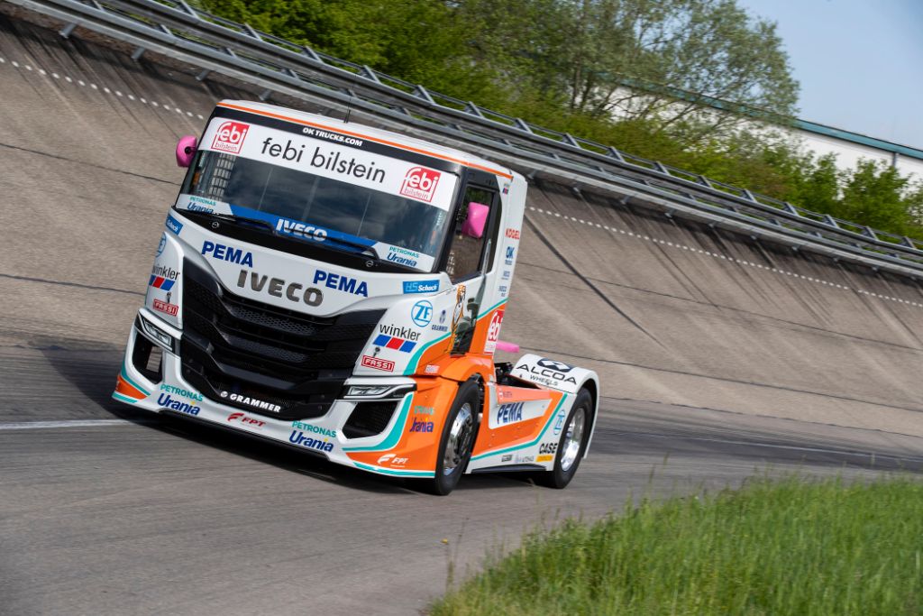 IVECO S-WAY R racing trucks