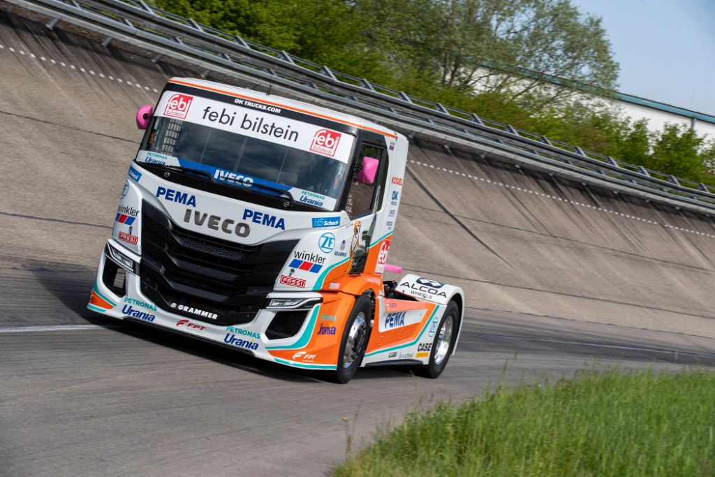 IVECO S-WAY R racing trucks